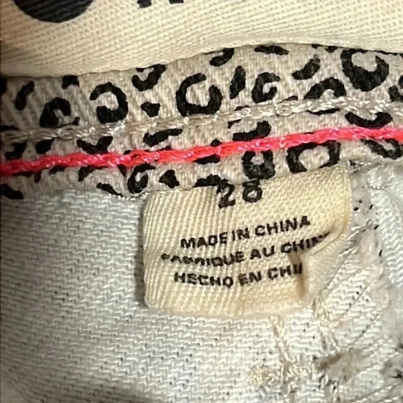 Roxy Cheetah Print Denim  Cut-Off Shorts - Picture 12 of 16